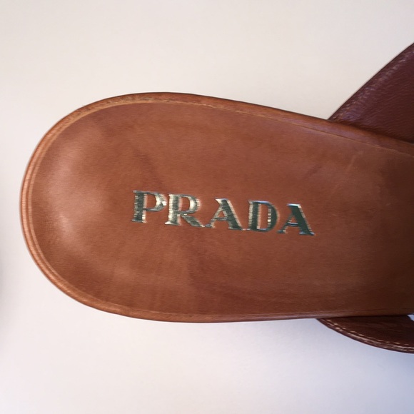 Women’s Prada High Heels made with real Leather. - Picture 7 of 8